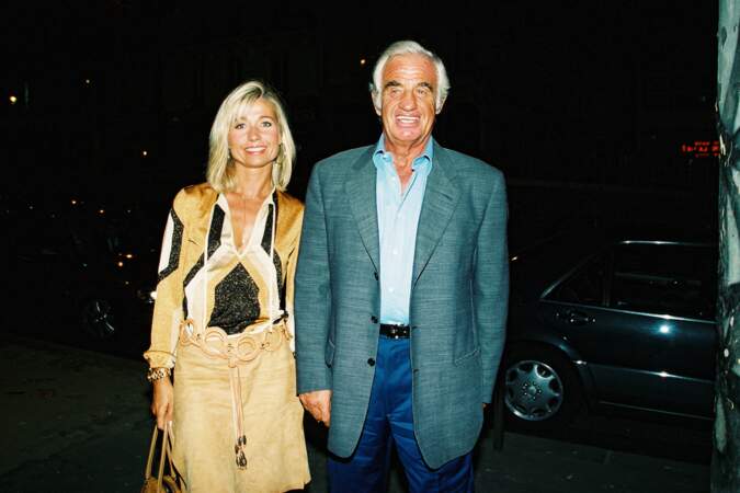 Jean-Paul Belmondo (67 ans) et son epouse Natty en 2000