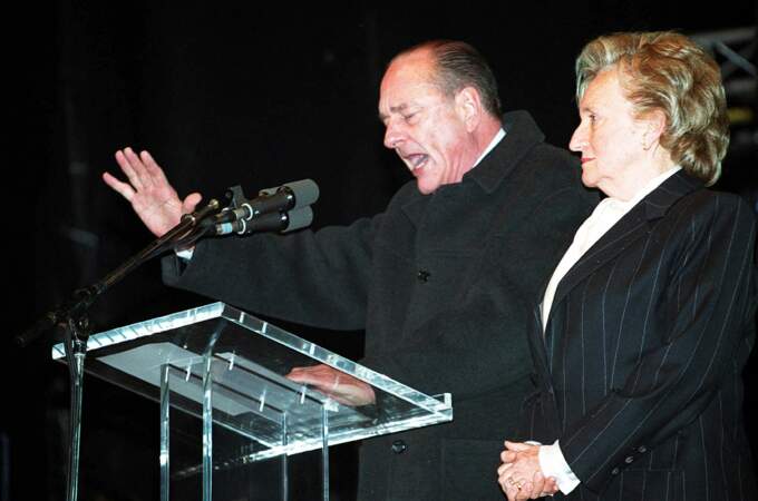 Bernadette Chirac et Jacques Chirac lors du 2ème tour des présidentielles en 2002 (67 ans)