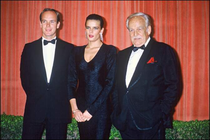 Le Prince Rainier II de Monaco, le Prince Albert II de Monaco et Stéphanie de Monaco lors d'un voyage aux Etats-Unis en 1990 (32 ans)