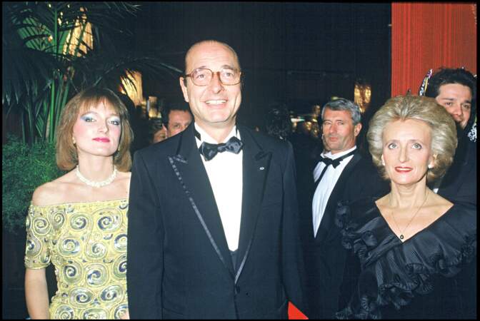 En 1985, Jacques et Bernadette Chirac avec leur fille Claude lors d'une soirée en faveur de la lutte contre le SIDA (52 ans)