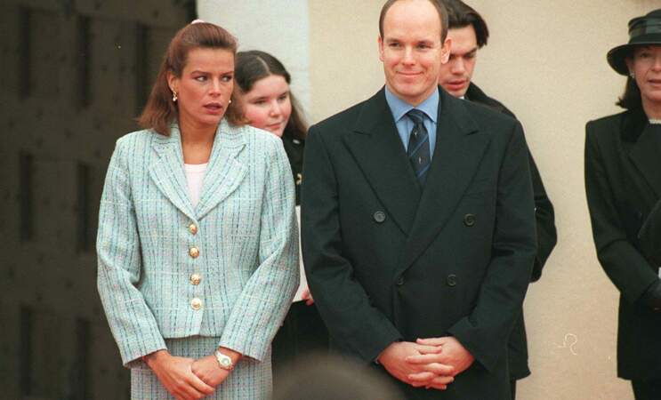 Heureusement, après tous ces échecs amoureux, Stéphanie de Monaco peut compter sur le soutien de son frère Albert II