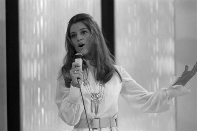 En 1969, Sheila (24 ans) chante Oncle Jo. 