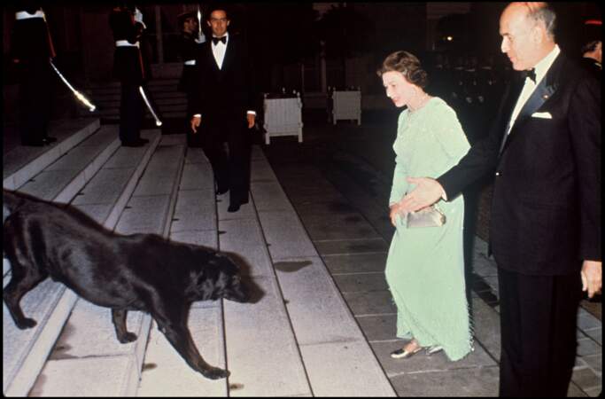 En 1979, la Reine Elizabeth II rencontre le Président Valéry Giscard D'Estaing.