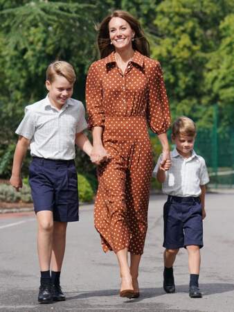 Le Prince George et le Prince Louis avec leur mère, Kate Middleton