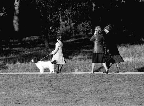 Durant les années 60 et 70, Grace Kelly se consacre exclusivement à l'éducation de ses trois enfants, Caroline, Albert et Stéphanie