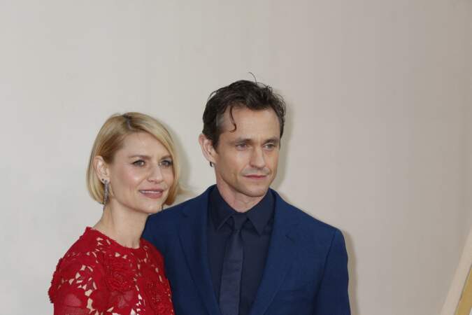 Claire Danes et Hugh Dancy ont vécu leur relation à distance durant les tournages de l'actrice. Ils ont réussi à trouver leur équilibre