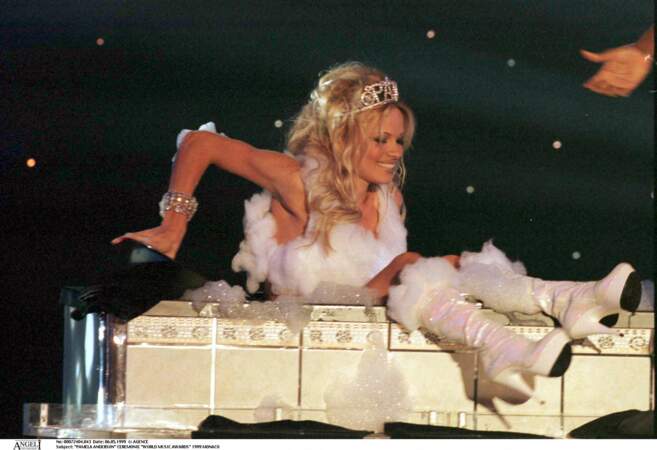 Pamela Anderson (32 ans) à la cérémonie World Music Awards à Monaco en 1999