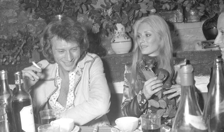 En 1972, Johnny Hallyday commencera à fréquenter Nanette Workman. Elle était l'une de ses choristes pendant la tournée Johnny Circus
