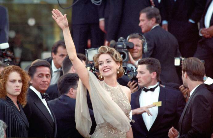 Sharon Stone (37 ans) fait la promotion de The Quick and the Dead à Cannes en 1995