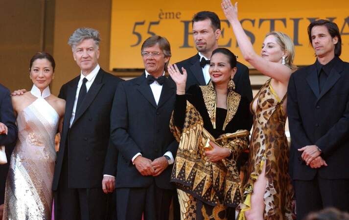 David Lynch, Sharon Stone (44 ans) et Christine Hakim en 2002 lors du 55e Festival de Cannes