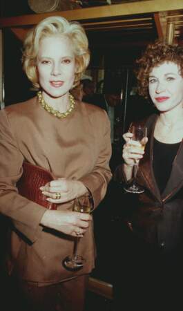 Marlène Jobert (57 ans) et Sylvie Vartan au restaurant Bernardin en 1997