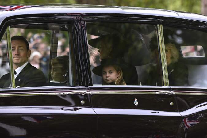 Obsèques de la reine Elizabeth II : Kate Middleton et Camilla Parker-Bowles en voiture avec George et Charlotte