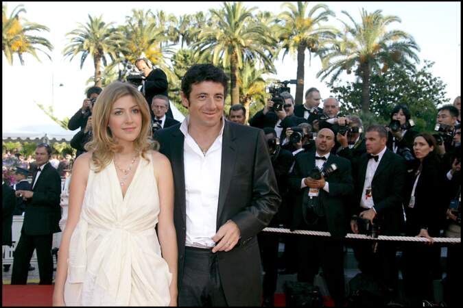 En 2007, Patrick Bruel (48 ans) et sa femme Amanda Sthers lors du 60ème Festival de Cannes. Ensemble, ils ont eu deux garçons, Léon et Oscar. Ils se séparent trois ans après leur mariage