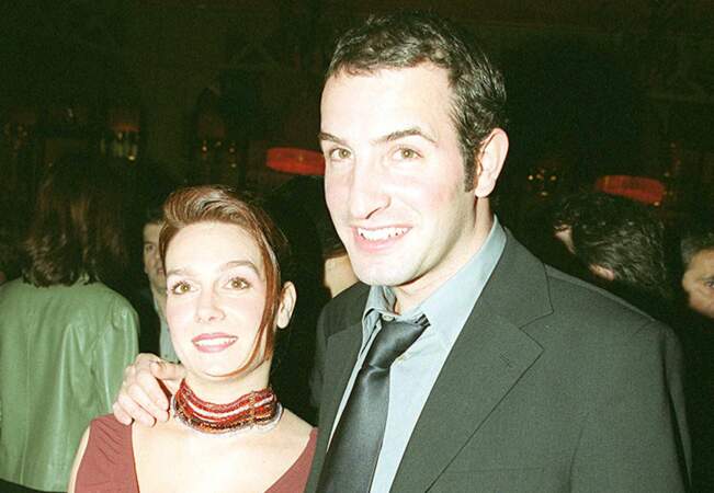 En 2000, Jean Dujardin (28 ans) et sa compagne Gaëlle attendent Jules, leur premier garçon ensemble 