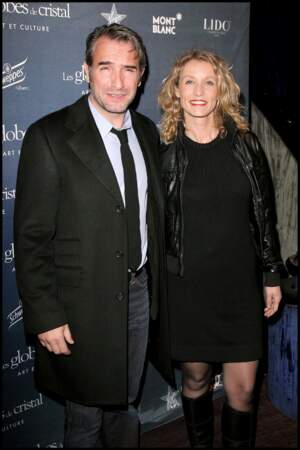 En 2010, Jean Dujardin (38 ans) et son épouse Alexandra Lamy assistent à la cérémonie des Globes de Cristal à Paris