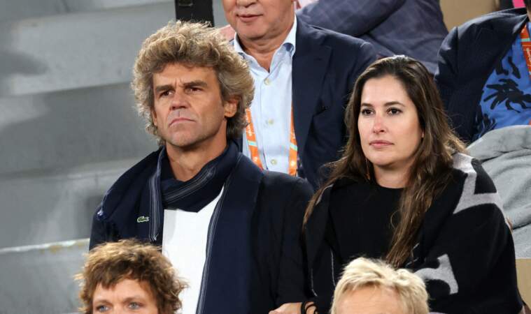 L'ancien numéro un mondial et chouchou de Roland-Garros Gustavo Kuerten est marié à Mariana Soncini depuis 2010. Ils ont deux enfants.