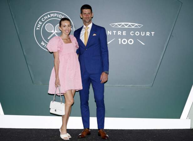 Novak et Jelena Djokovic se connaissent depuis lycée et ont eu deux enfants. Philanthrope, elle dirige la fondation du champion.