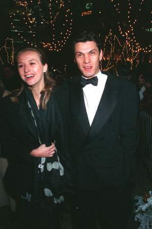 En 1994, Marc Lavoine (32 ans) et sa compagne Sarah Poniatowski lors d'une soirée au Lido de Paris