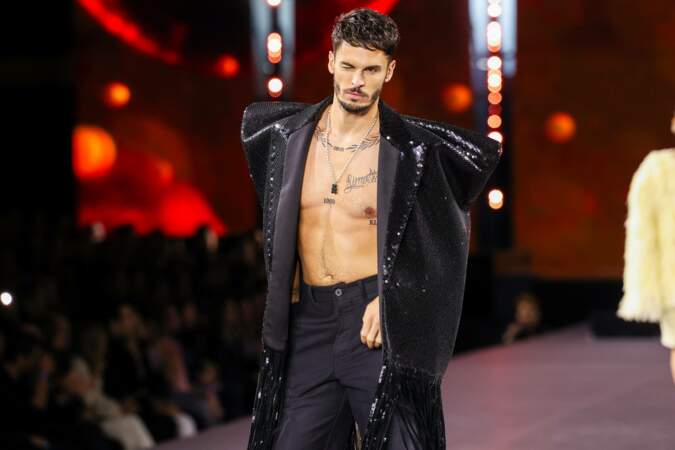 Le défilé Walk Your Worth par L'Oréal lors de la fashion week dee Paris : Baptiste Giabiconi