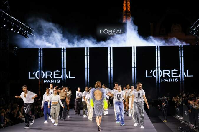 Le défilé Walk Your Worth par L'Oréal lors de la fashion week de Paris 