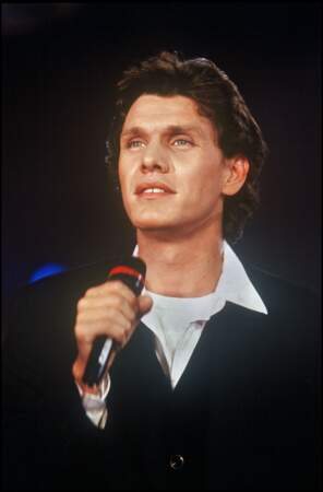En 1995, Marc Lavoine (33 ans) sur scène à Paris