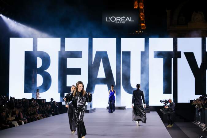 Le défilé Walk Your Worth par L'Oréal lors de la fashion week de Paris 
