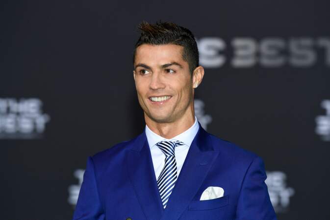 Le joueur de foot (32 ans) pose lors du photocall des FIFA Football Awards à Zurich en 2017