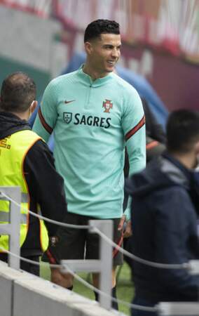Cristiano Ronaldo (37 ans) lors d'une séance d'entraînement au Portugal le 28 mars 2022