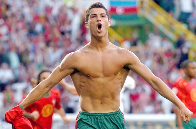 Cristiano Ronaldo (19 ans) durant un match de l'Euro 2004