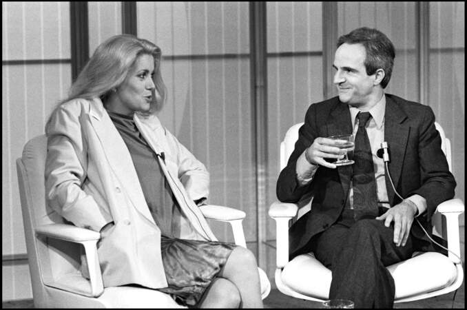 En 1968, Catherine Deneuve rencontre le cinéaste François Truffaut sur le tournage du film La Sirène du Mississippi. De cette rencontre née une liaison secrète et inattendue