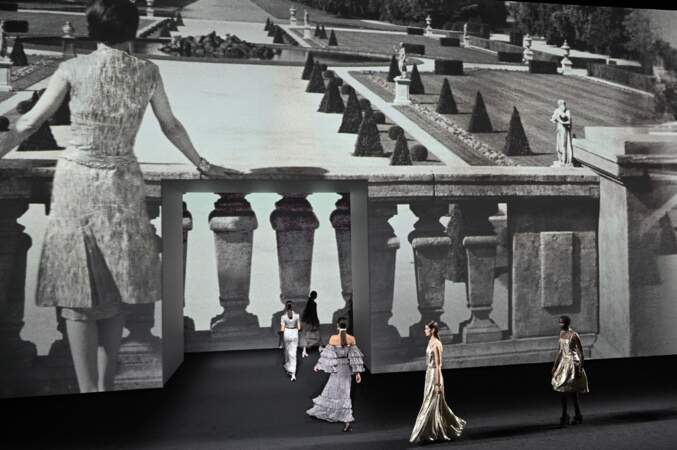 Pour Chanel, Virginie Viard a créé un décor cinématique grandiose