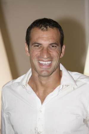 Christophe Pinna (37 ans), lors de la conférence de presse de rentrée de TF1 en 2005. A cette période, l'athlète rejoint  l'équipe de la Star Academy en tant que professeur de sport où il enseigne de 2005 à 2008