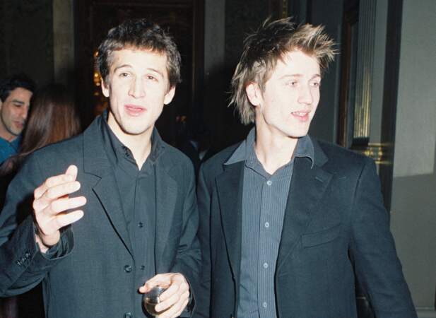 Guillaume Canet (22 ans) et Stanislas Merhar lors d'une soirée à Paris en 1995, année qui marque la première apparition du jeune acteur au cinéma dans le court-métrage Le fils Unique