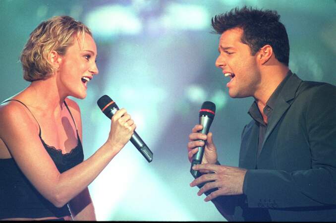 Patricia Kaas chante avec Ricky Martin sur TF1, en 1999 (33 ans).
