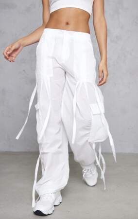 Pantalon parachute en nylon blanc PrettyLittleThing, 31 euros