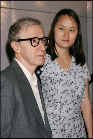 Woody Allen et Soon-Yi Previn : le célèbre réalisateur a trompé sa femme Mia Farrow avec sa fille adoptive, Soon-Yi Previn.