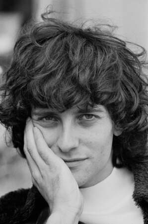 Francis Huster (26 ans) sur le tournage du film L'Histoire très bonne et très joyeuse de Colinot trousse-chemise à Sarlat le 13 juin 1973