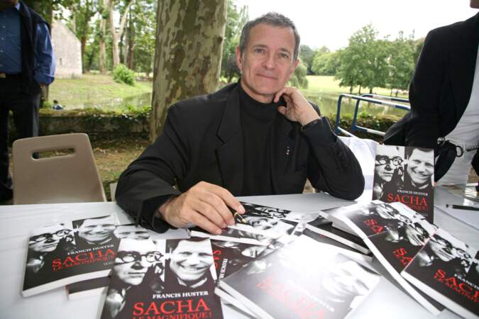 Francis Huster (59 ans) lors de la promotion de son livre Sacha le magnifique publié en 2006