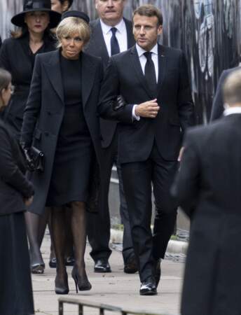 Toujours unis, Brigitte et Emmanuel Macron se soutiennent aussi dans des moments de vie difficile, comme ce fut le cas récemment avec les funérailles de la reine Elizabeth II, le 19 septembre 2022