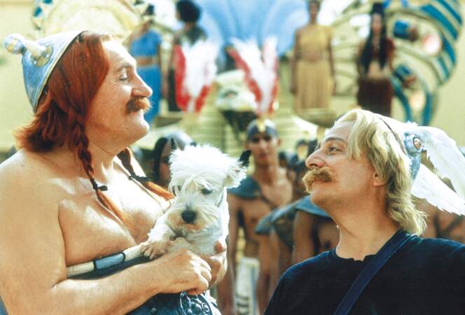 Gérard Depardieu et Christian Clavier (49 ans) tournent le film Astérix et Obélix, Mission Cléopâtre en 2001, année de sa séparation avec Marie-Anne Chazel
