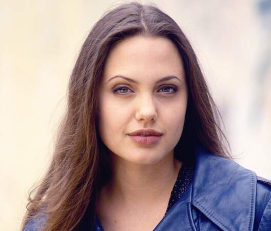 Angelina Jolie à 19 ans, en 1994, quand elle débute une carrière de mannequin dans l’agence Finesse Model Management. 