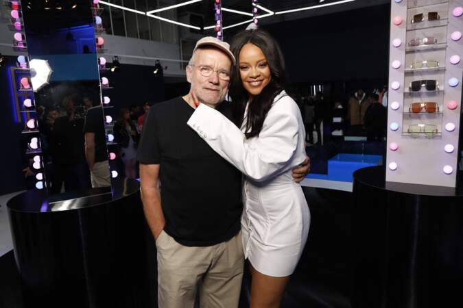 Rihanna (31 ans) pose aux côtés de Peter Lindbergh lors du lancement de la première collection Fenty en partenariat avec LVMH au 10 rue de Turenne à Paris, en 2019