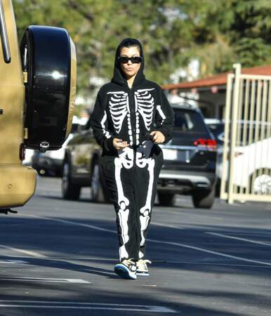 Kourtney Kardashian déguisée en squelette pour Halloween en 2022