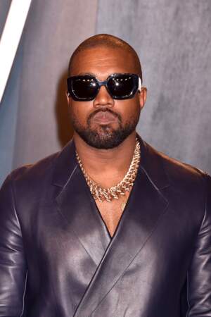 Kanye West a gagné 235 millions de dollars en 2022 grâce à son partenariat avec Adidas pour créer plusieurs fois par an des baskets Yeezy. 