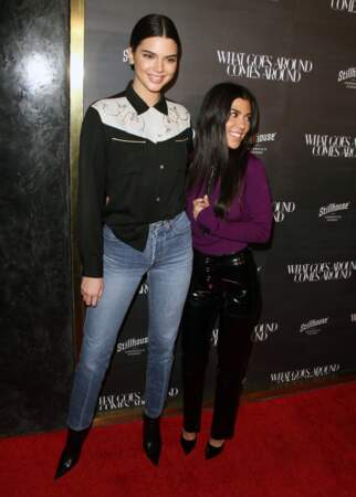 Pour promouvoir cette collection, Kourtney Kardashian organise une soirée de lancement à Los Angeles qui réunit de nombreuses célébrités telles que sa soeur Kendall Jenner