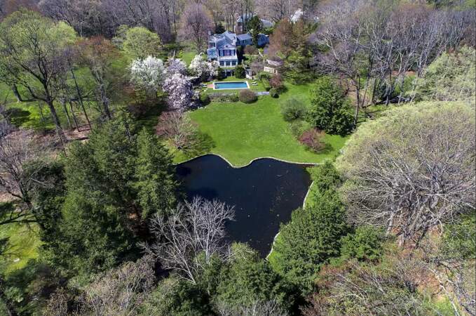 Richard Gere, star de Pretty Woman et de beaucoup d’autres films, vient de vendre son incroyable maison dans la baie de Long Island pour cette villa ayant appartenu à Paul Simon