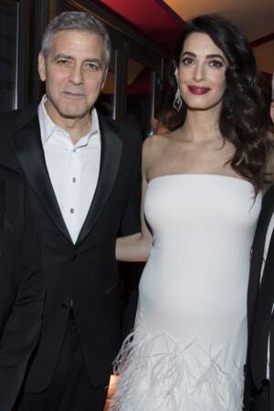 Amal et George Clooney, à la cérémonie des César, annoncent qu’ils vont être parents de jumeaux