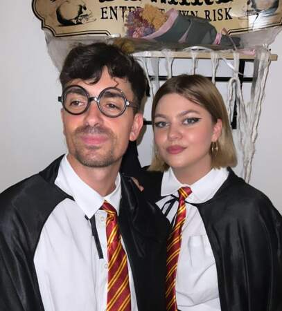 Louane et son compagnon Florian Rossi se sont mis dans la peau d'élèves de Poudlard pour Halloween 