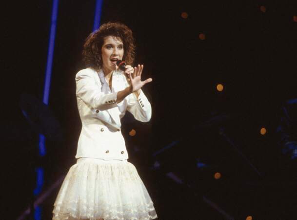 C’est le soir du 30 avril 1988, lorsqu’elle remporte l’Eurovision, que Céline Dion embrasse René Angélil pour la première fois