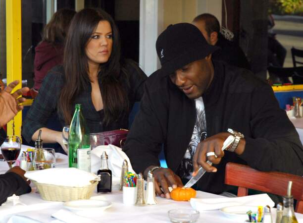 La même année, Khloé Kardashian devient la compagne du basketteur Lamar Odom, fraîchement divorcé et déjà père de trois enfants